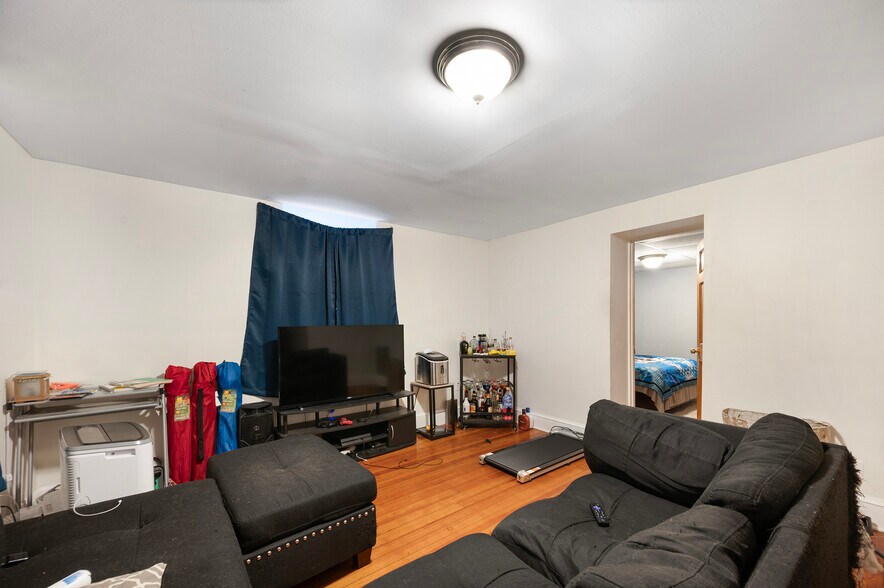 More Photos Of 186 Summit St, Pawtucket Apartments For Sale