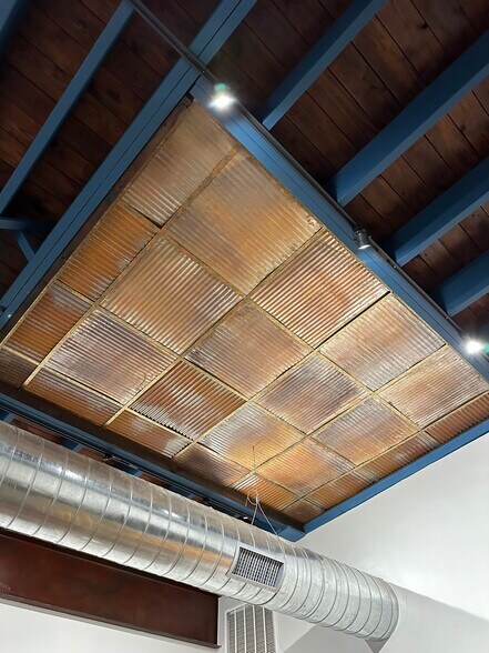 More Photos Of 86 Chestnut St, New Haven Office For Lease