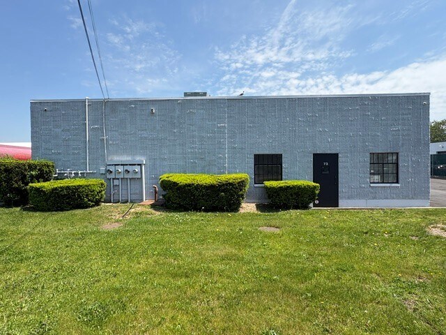 More Photos Of 73 Nancy St, West Babylon Warehouse For Lease
