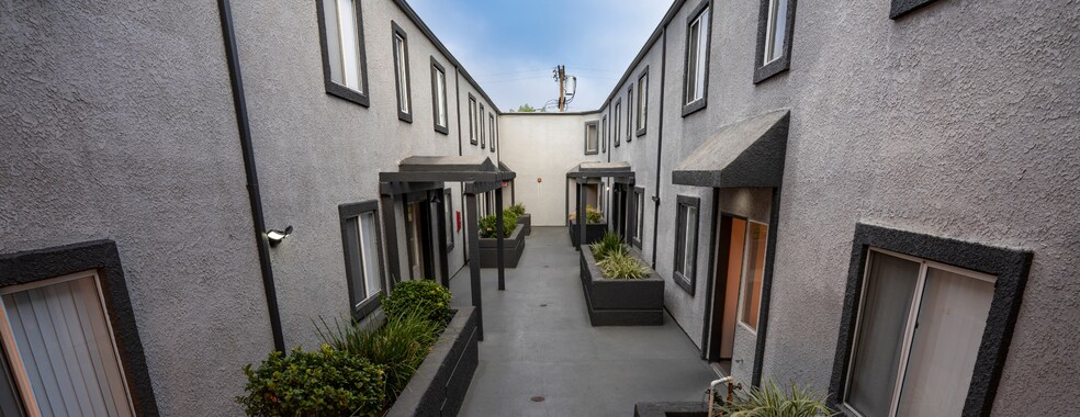 More Photos Of , Reseda Multifamily For Sale