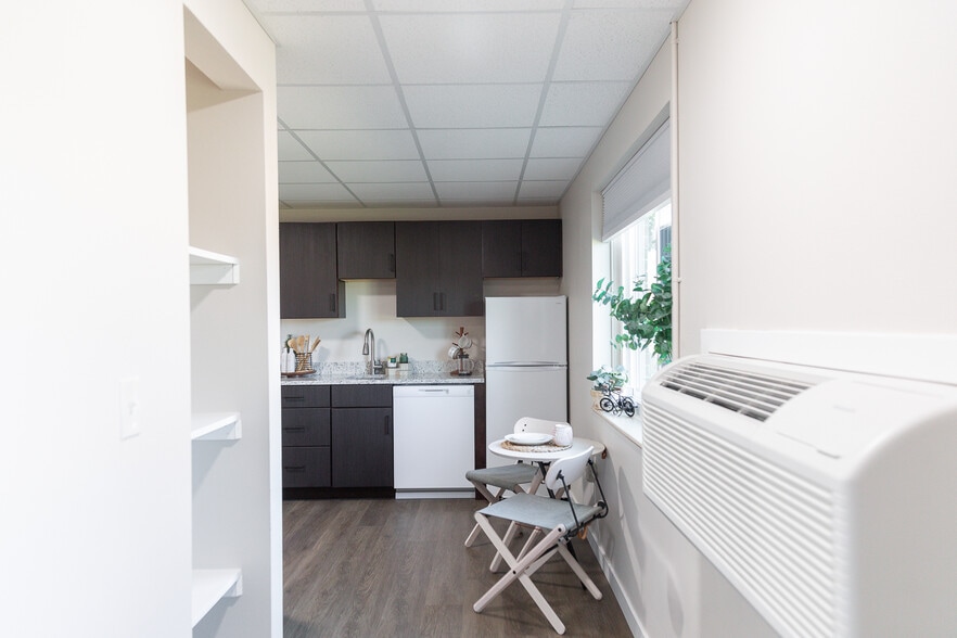 More Photos Of 810 Memorial Dr, Chilton Apartments For Sale