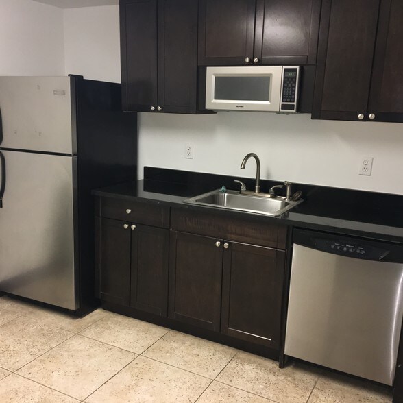 More Photos Of 1110 Brickell Ave, Miami Office For Lease