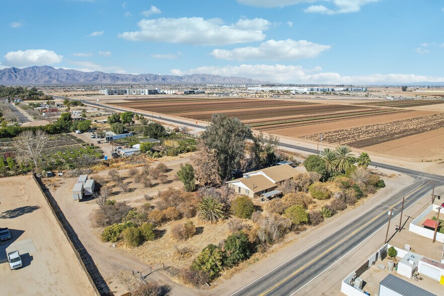 More Photos Of 15901 W Northern Ave, Litchfield Park General Retail For Sale