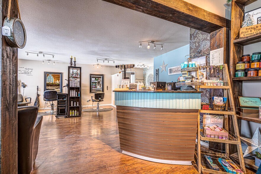 More Photos Of 23 Railway Av, Marwayne Storefront For Sale