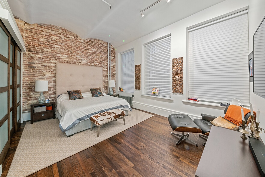 More Photos Of 11 W 20th St, New York Office For Sale