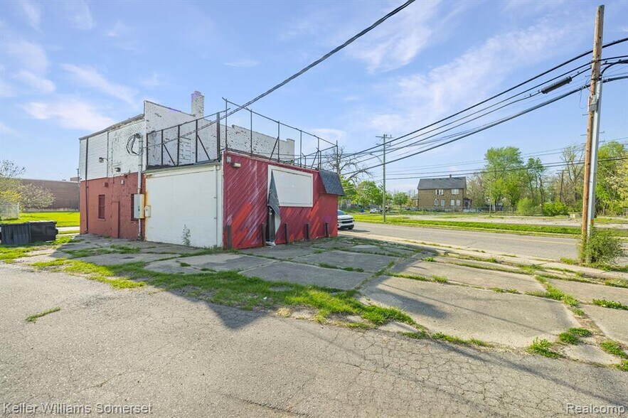 More Photos Of 9606 Shoemaker St, Detroit Convenience Store For Sale