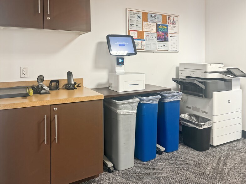 More Photos Of 701 Palomar Airport Rd, Carlsbad Coworking Space