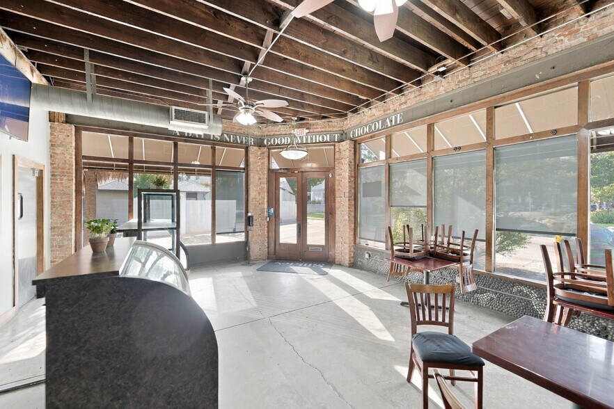 More Photos Of 1602-1608 Walnut St, Jacksonville Restaurant For Sale