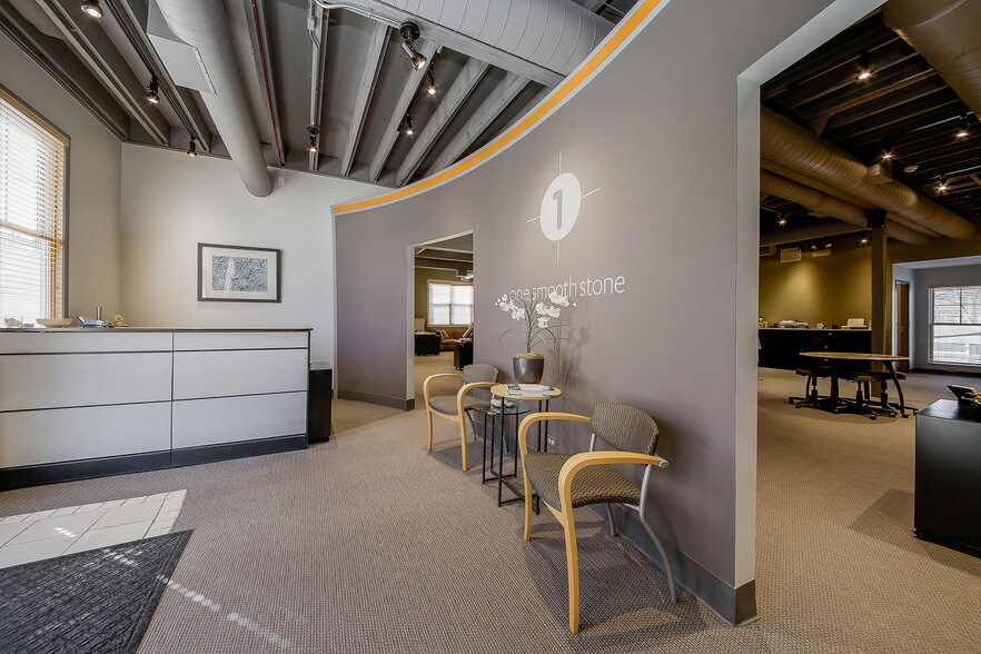 More Photos Of 5222 Main St, Downers Grove Office For Lease