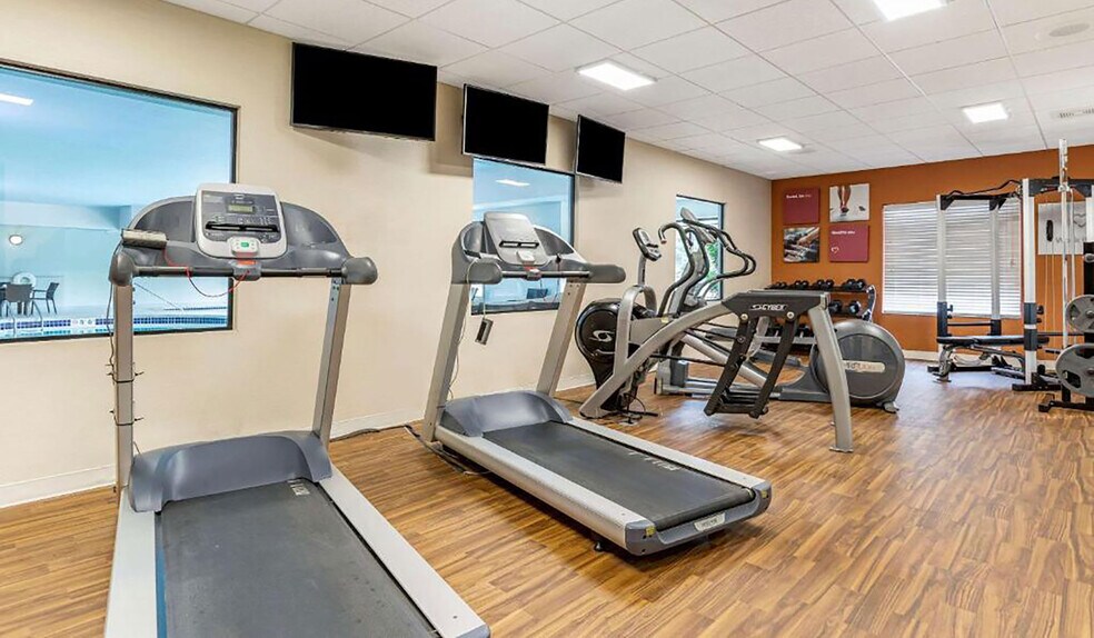 More Photos Of 350 Dodge Rd NE, Comstock Park Hotel For Sale