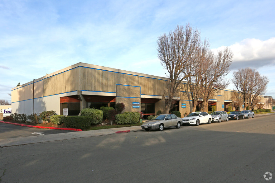 Primary Photo Of 4180 W Alamos Ave, Fresno Light Distribution For Lease