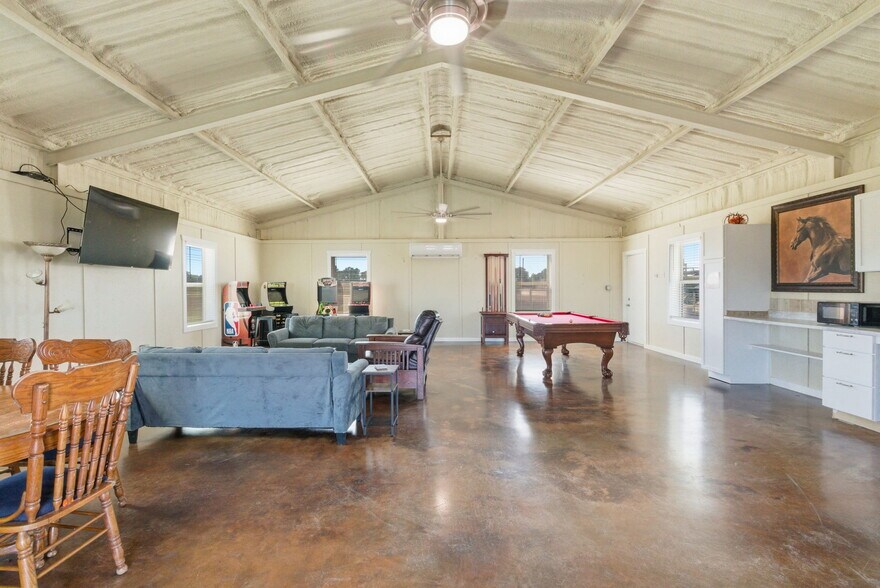 More Photos Of 351 My Ln, Millsap Trailer Camper Park For Sale