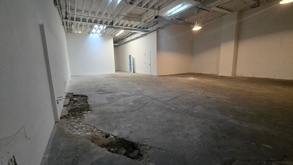 More Photos Of 272-280 Seigel St, Brooklyn General Retail For Lease