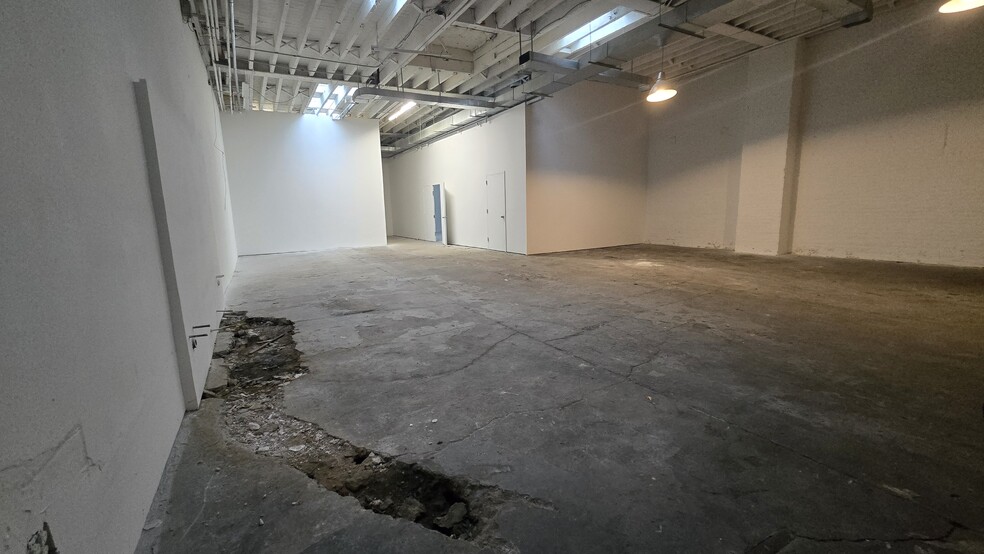 More Photos Of 272-280 Seigel St, Brooklyn Restaurant For Lease