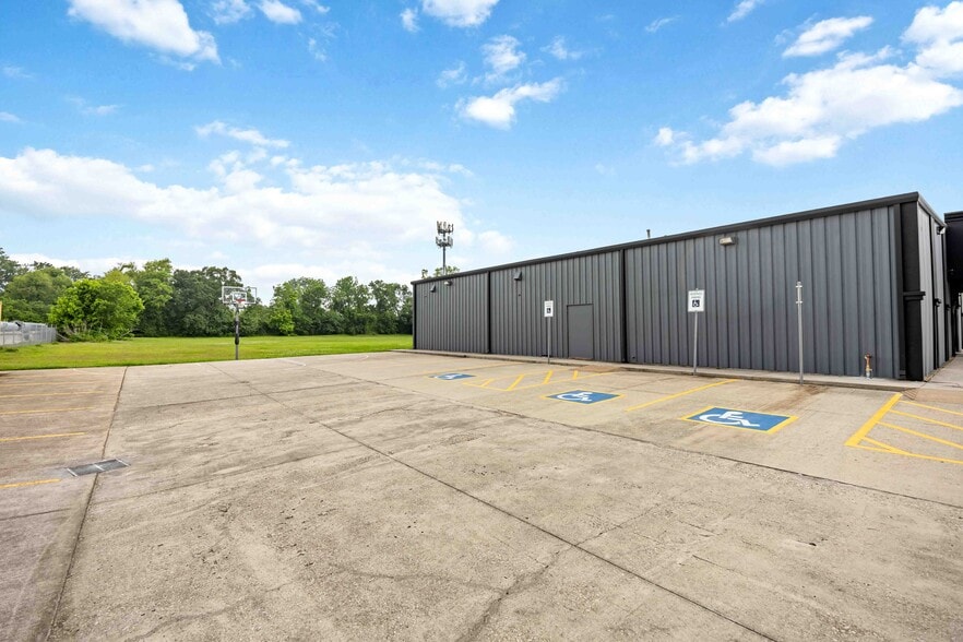 More Photos Of 7746 Almeda Genoa Rd, Houston Religious Facility For Sale