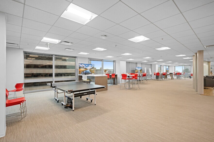 More Photos Of 301 N Lake Ave, Pasadena Office For Lease