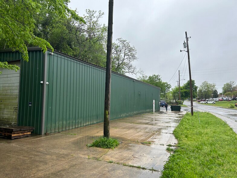 More Photos Of 404-406 Gulpha St, Hot Springs National Park Warehouse For Lease