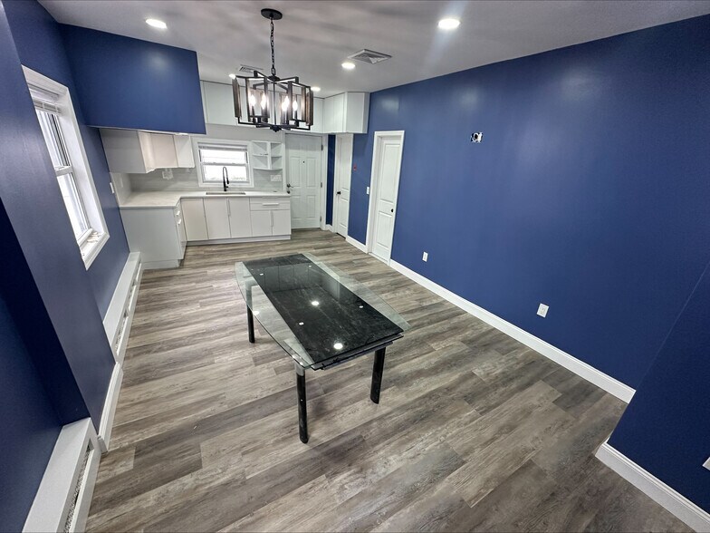 More Photos Of 174-182 Merrick Rd, Lynbrook Storefront Retail Residential For Lease