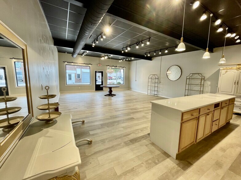 More Photos Of 15 E 2nd St, West Jefferson Storefront Retail Office For Sale
