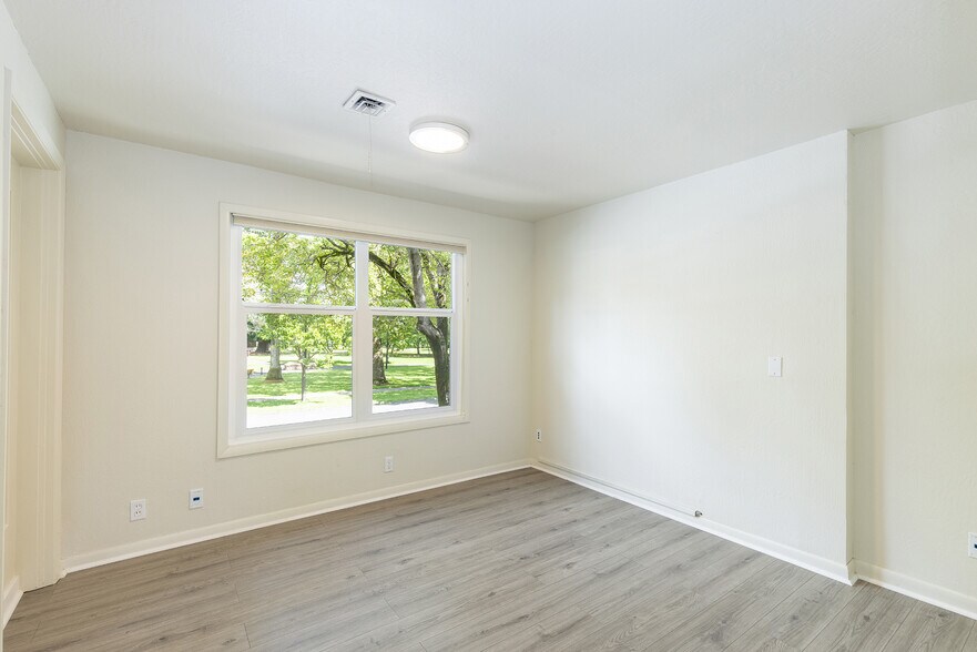 More Photos Of 1801 Oak St, Napa Office For Sale