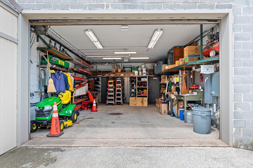 More Photos Of 1510 Bethlehem Pike, Flourtown Storefront Retail Residential For Sale