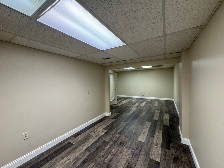 More Photos Of 5126-5130 Blazer Memorial Pky, Dublin Office For Lease