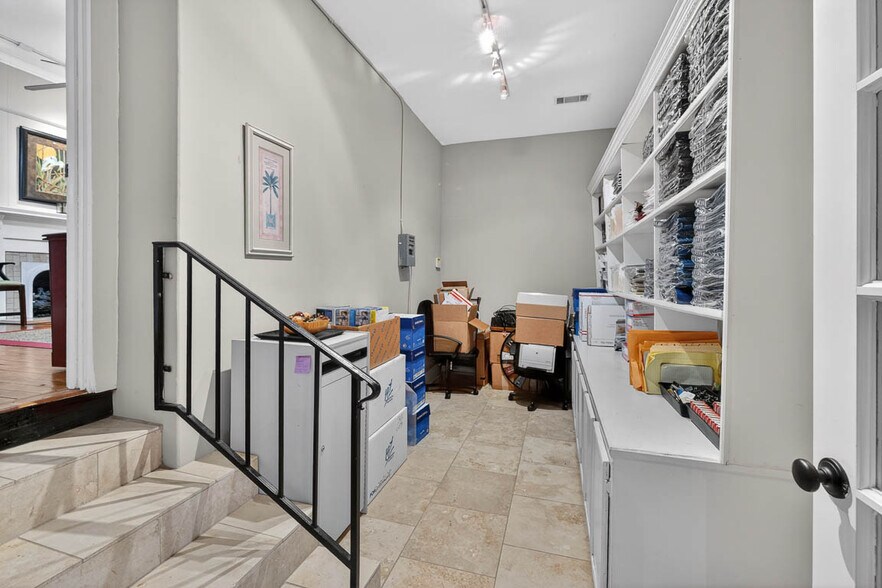 More Photos Of 1607 Norwich St, Brunswick Flex For Sale