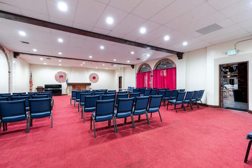 More Photos Of 333 E Colorado St, Glendale Unknown For Lease