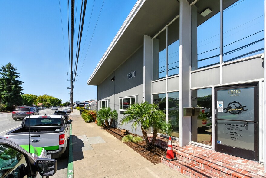 Primary Photo Of 1500 Industrial Way, Redwood City Manufacturing For Lease