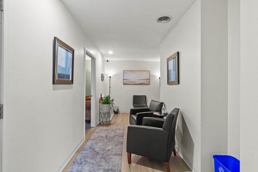 More Photos Of 643 Bodey Cir, Urbana Storefront Retail Office For Sale