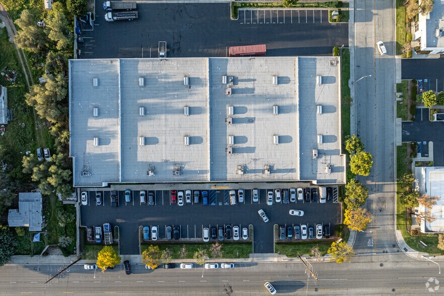 More Photos Of 11947 Florence Ave, Santa Fe Springs Manufacturing For Lease