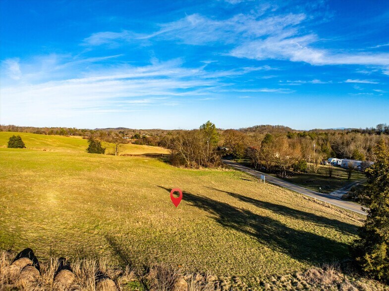 More Photos Of 520 Thorngrove pike, Kodak Land For Sale