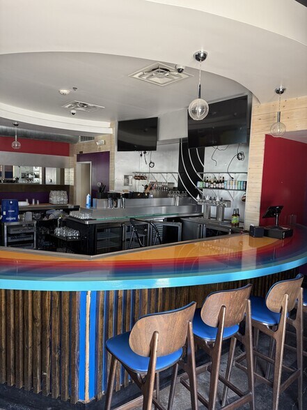 More Photos Of 314 E Hickory St, Denton Freestanding For Lease