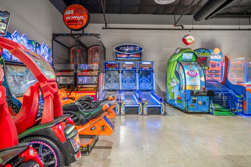 More Photos Of 13027 TX-105 E, Cut And Shoot Sports And Entertainment For Sale