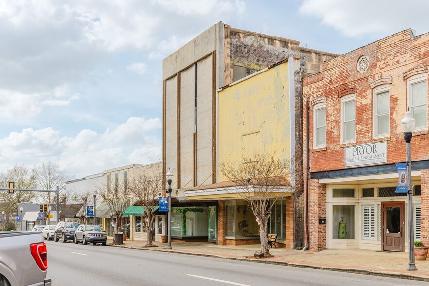 More Photos Of 217 W Lamar St, Americus General Retail For Sale