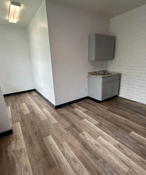 More Photos Of 2705 N 4th St, Flagstaff Office For Sale