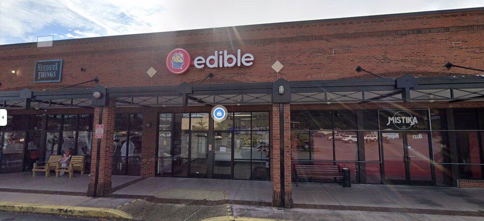 More Photos Of 1001 Market St, Dalton Unknown For Lease