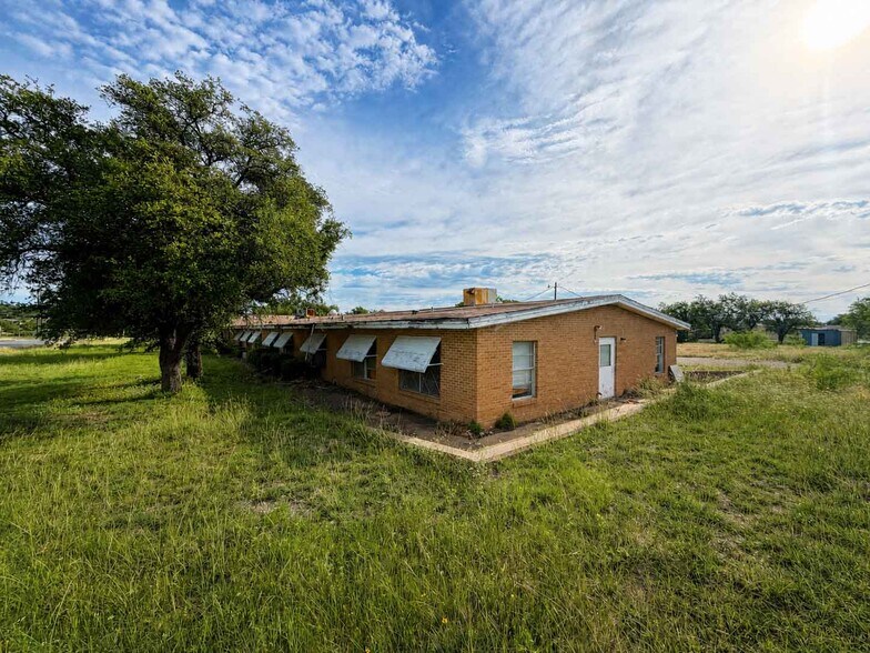 More Photos Of 1901 W Elliott St, Breckenridge Office For Sale