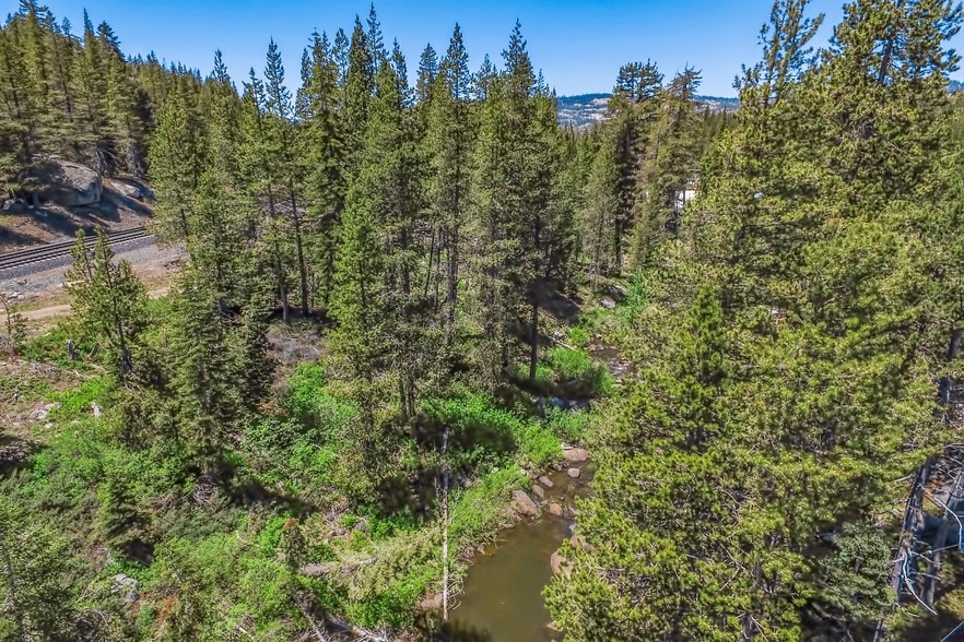 More Photos Of 21719 Donner Pass Rd, Soda Springs Storefront Retail Residential For Lease