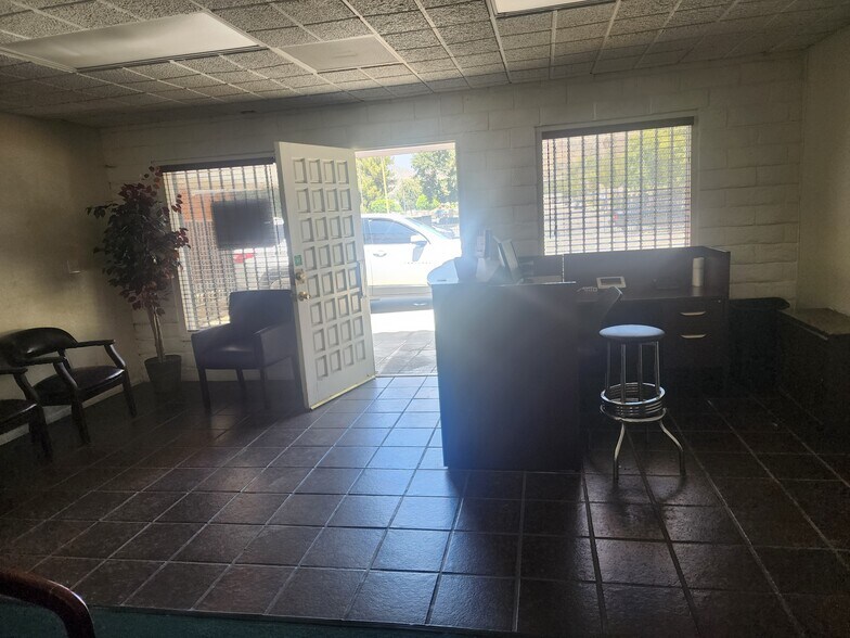More Photos Of 578-580 E Foothill Blvd, Azusa Loft Creative Space For Lease