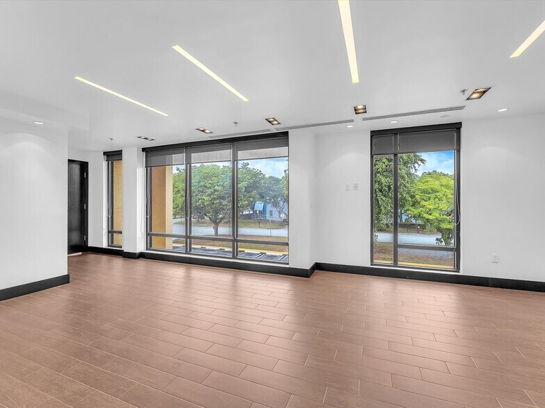 More Photos Of 2797 NW 105th Ave, Miami Warehouse For Lease