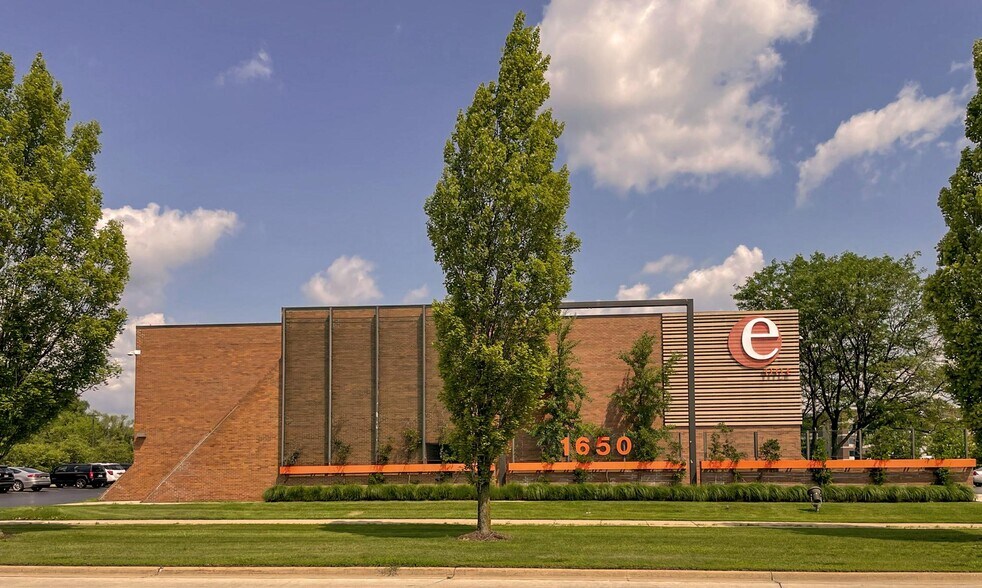 More Photos Of 1650 W Big Beaver Rd, Troy Office For Lease