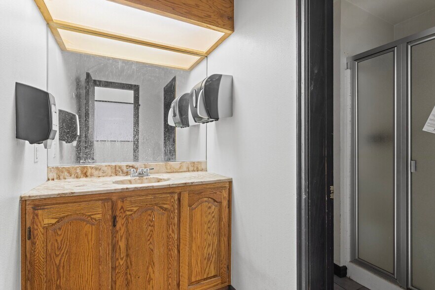 More Photos Of 23104 S Normandie Ave, Torrance Warehouse For Sale