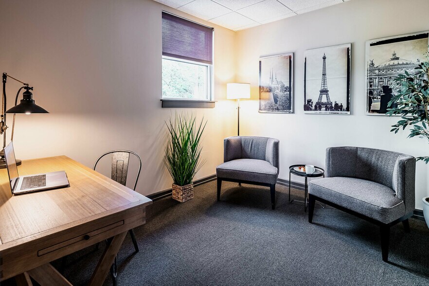 More Photos Of 3344 Central Pky, Cincinnati Storefront For Lease