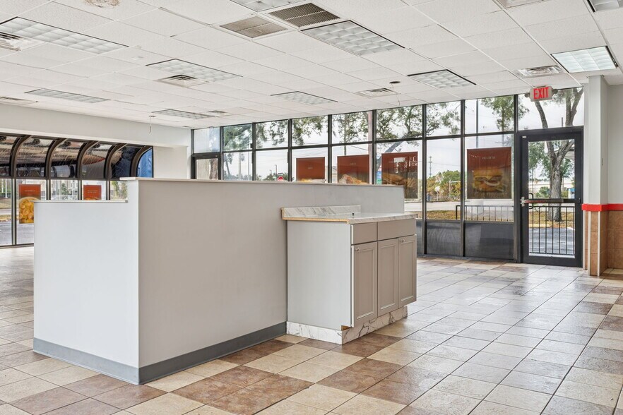 More Photos Of 6620 E Dr Martin Luther King Jr Blvd, Tampa Fast Food For Lease