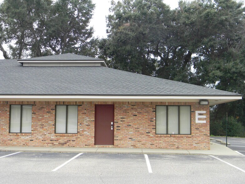 More Photos Of 6706 N 9th Ave, Pensacola Medical For Lease