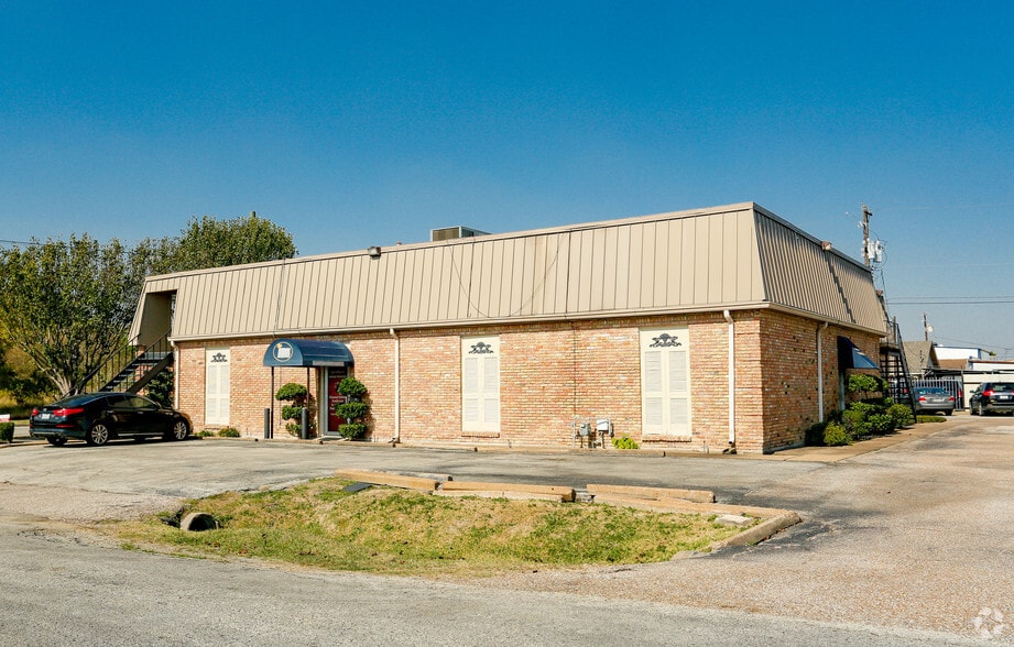 Primary Photo Of 855 Uvalde Rd, Houston Office For Sale