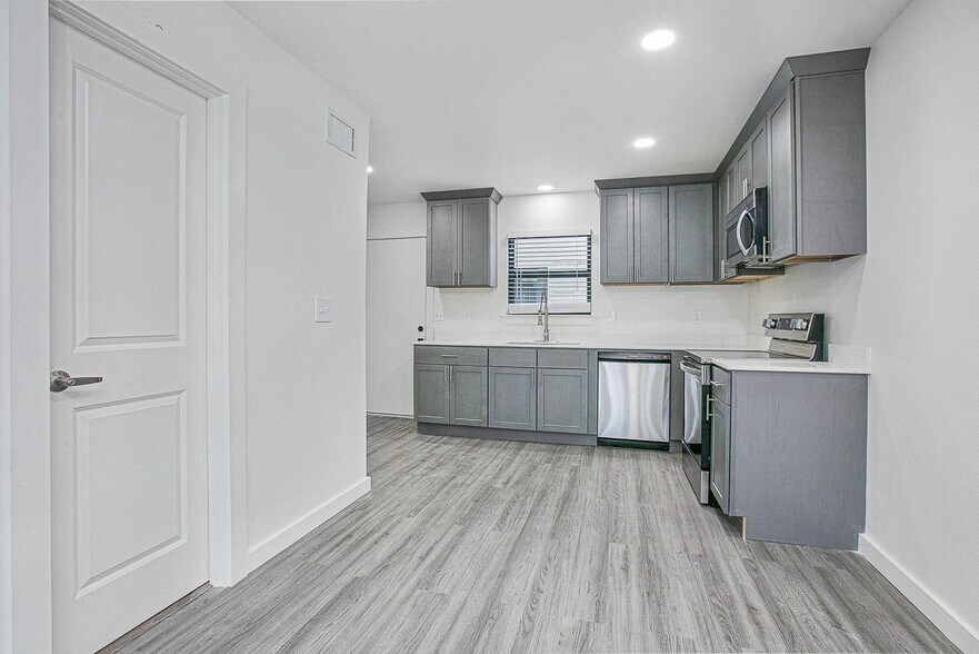 More Photos Of 41063 Cannon Rd, Gonzales Apartments For Sale