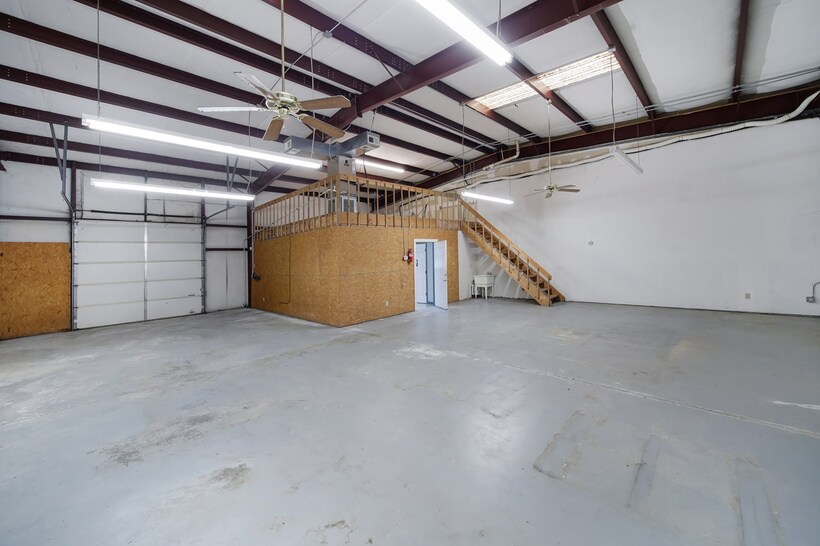 More Photos Of 3747 Matthews Indian Trail Rd, Stallings Warehouse For Lease