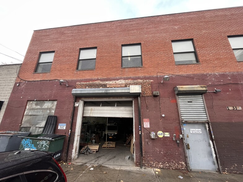 Primary Photo Of 1431 Cromwell Ave, Bronx Service For Lease